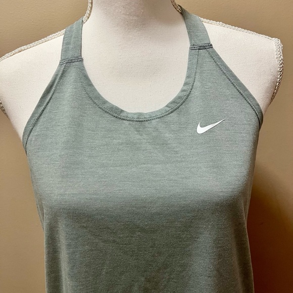 Women’s Nike Dri-FIT Elastika Training Tank Top Size Medium - Picture 3 of 9